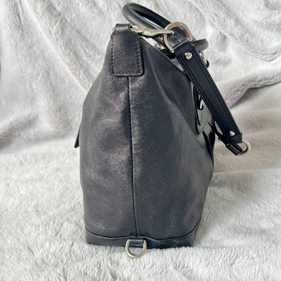 Coach leather shoulder bag with matching leather wallet - Picture 3 of 12